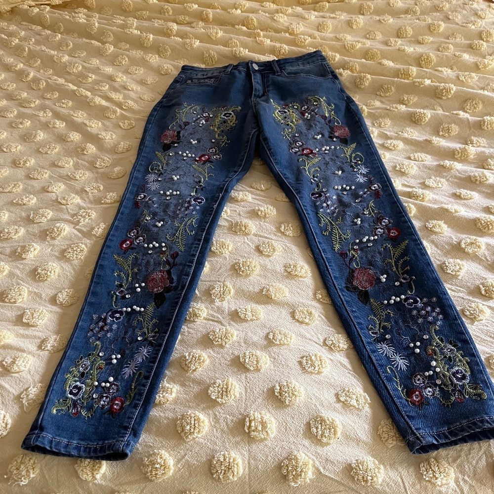 K Jordan beautiful pearl and embroidery slim leg jeans
